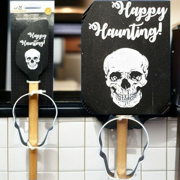 Halloween Skull Spatula & Cookie Cutter Set Happy Haunting Gothic Kitchen 2PC - Picture 1 of 7